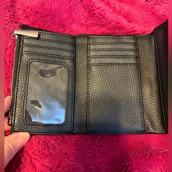 Steve Madden Textured Black Wallet - Picture 3 of 5